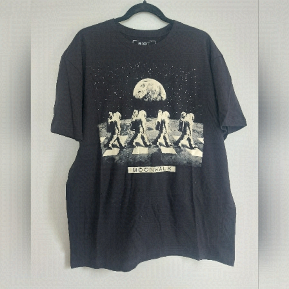 🌹bnwot riot society moonwalk tshirt black